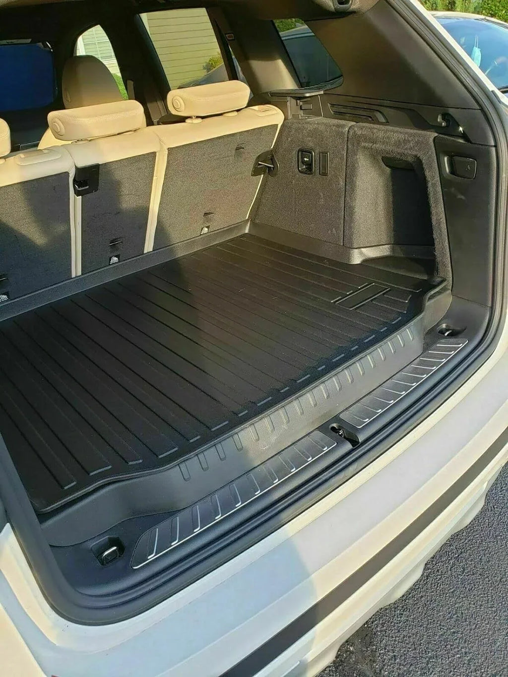 EACCESSORIES EA Cargo Liner – Trunk Mat for BMW X3 2018-2024 – Durable Trunk Mats for Cars with Raised Lip – Non-Slip Car Trunk Mat Rubber – Easy to Install – Laser Pre-Cut Design