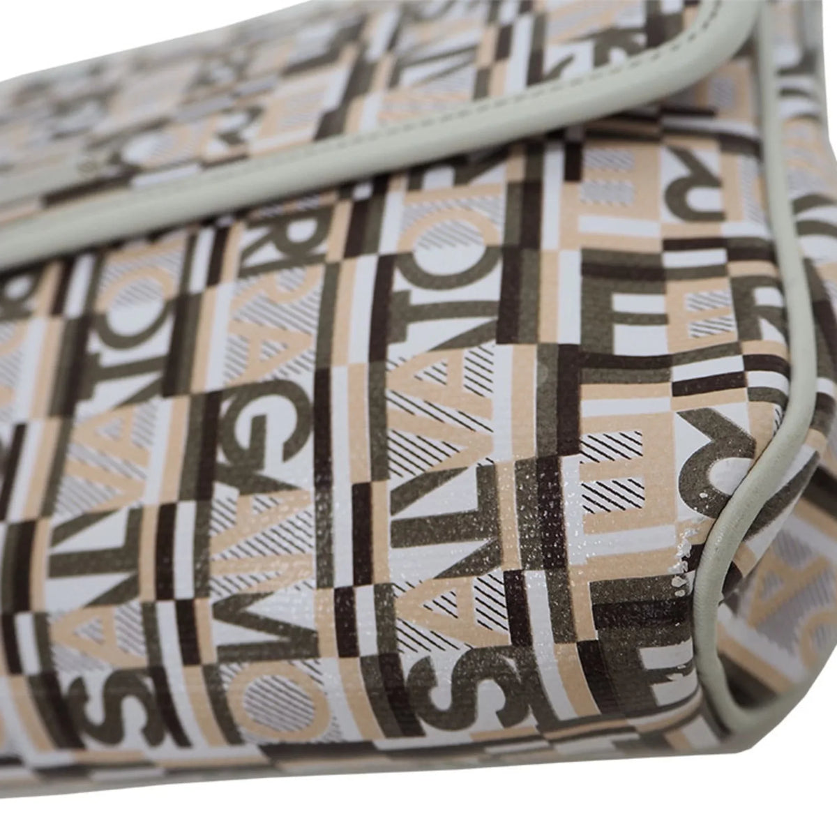 Pre-Owned Salvatore Ferragamo PVC,Leather Shoulder Bag Beige (Good)